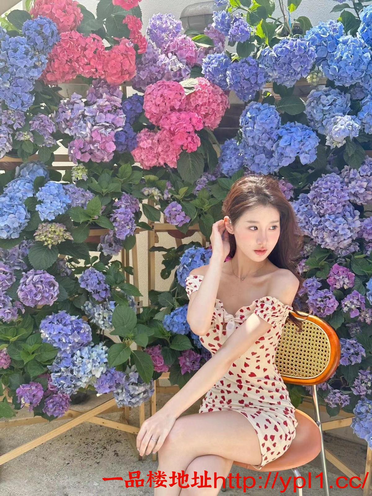 巩义反差鲍鱼逼粉嫩潮喷可深喉