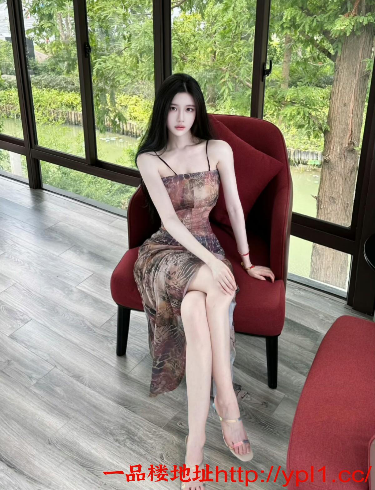 骚妹妹前凸后翘激情四射