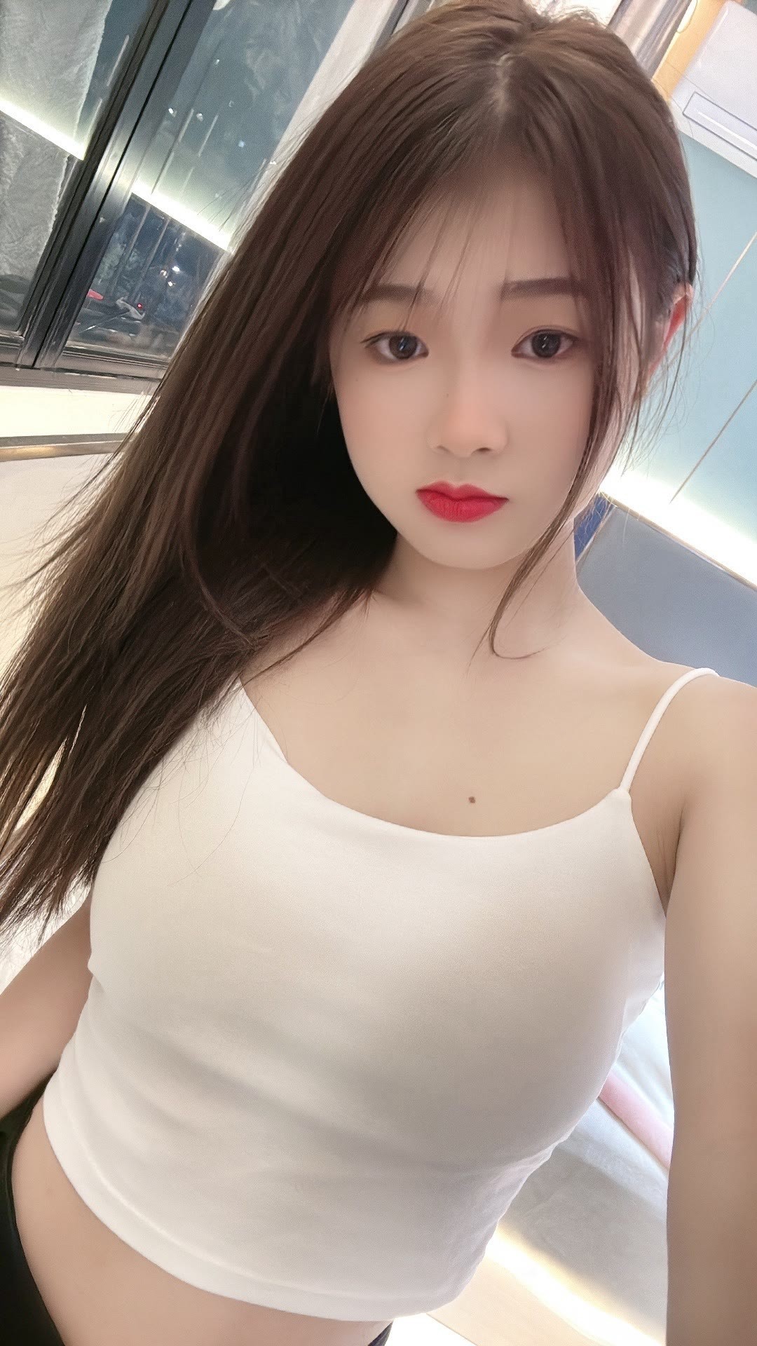 龙华区白皙软妹短暂下水一个月