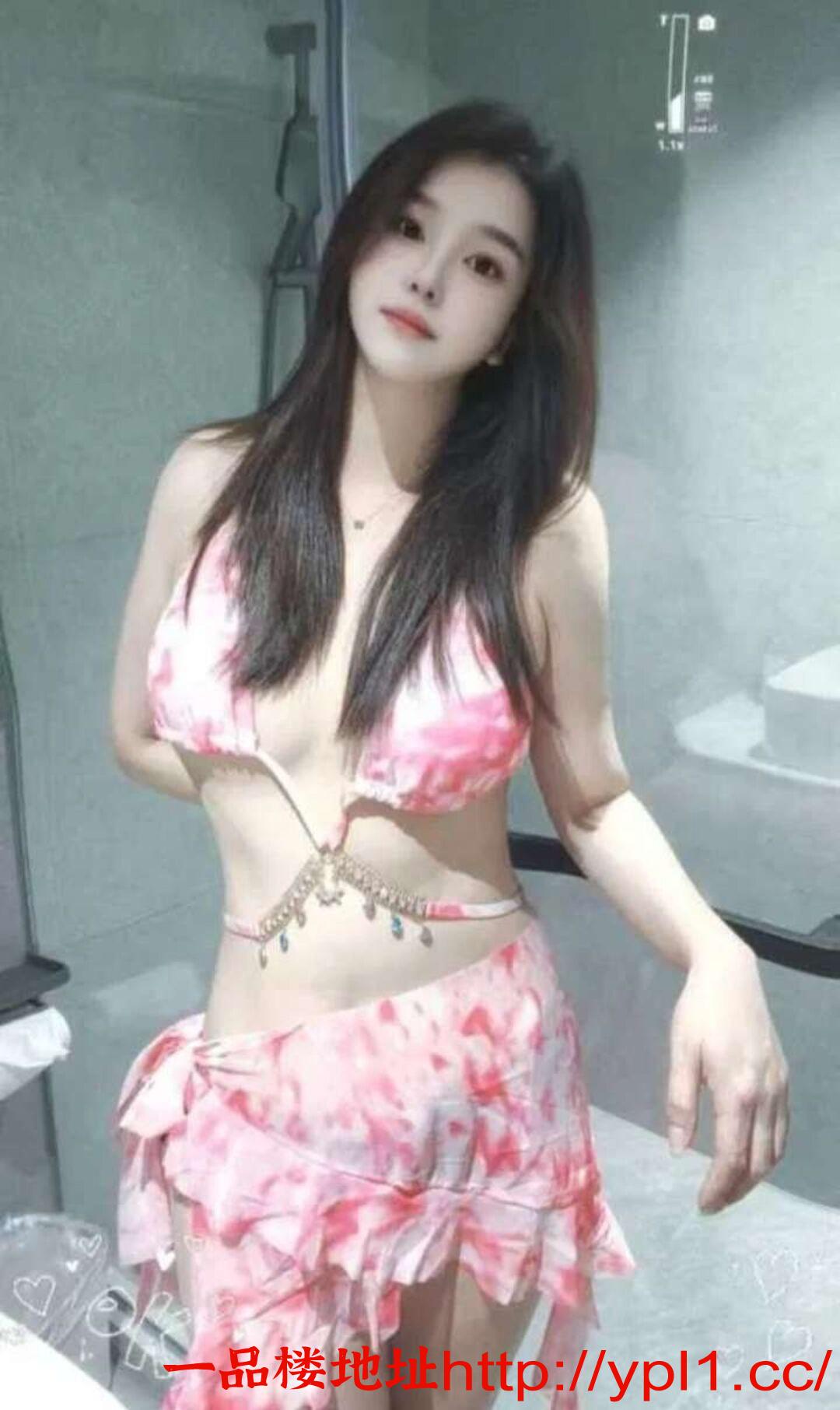 刚出道妹子粉嫩鲍鱼