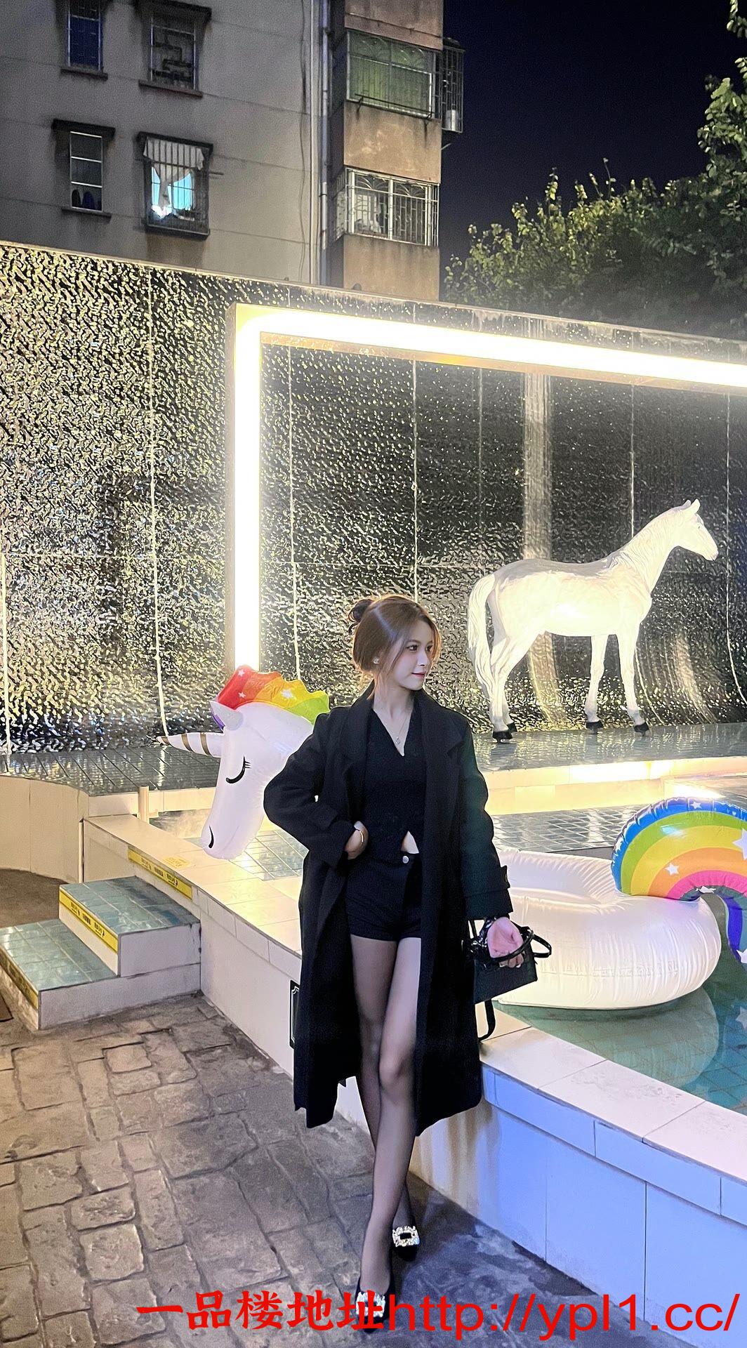 奶子大小穴紧致猛烈抽插撞击她高潮了