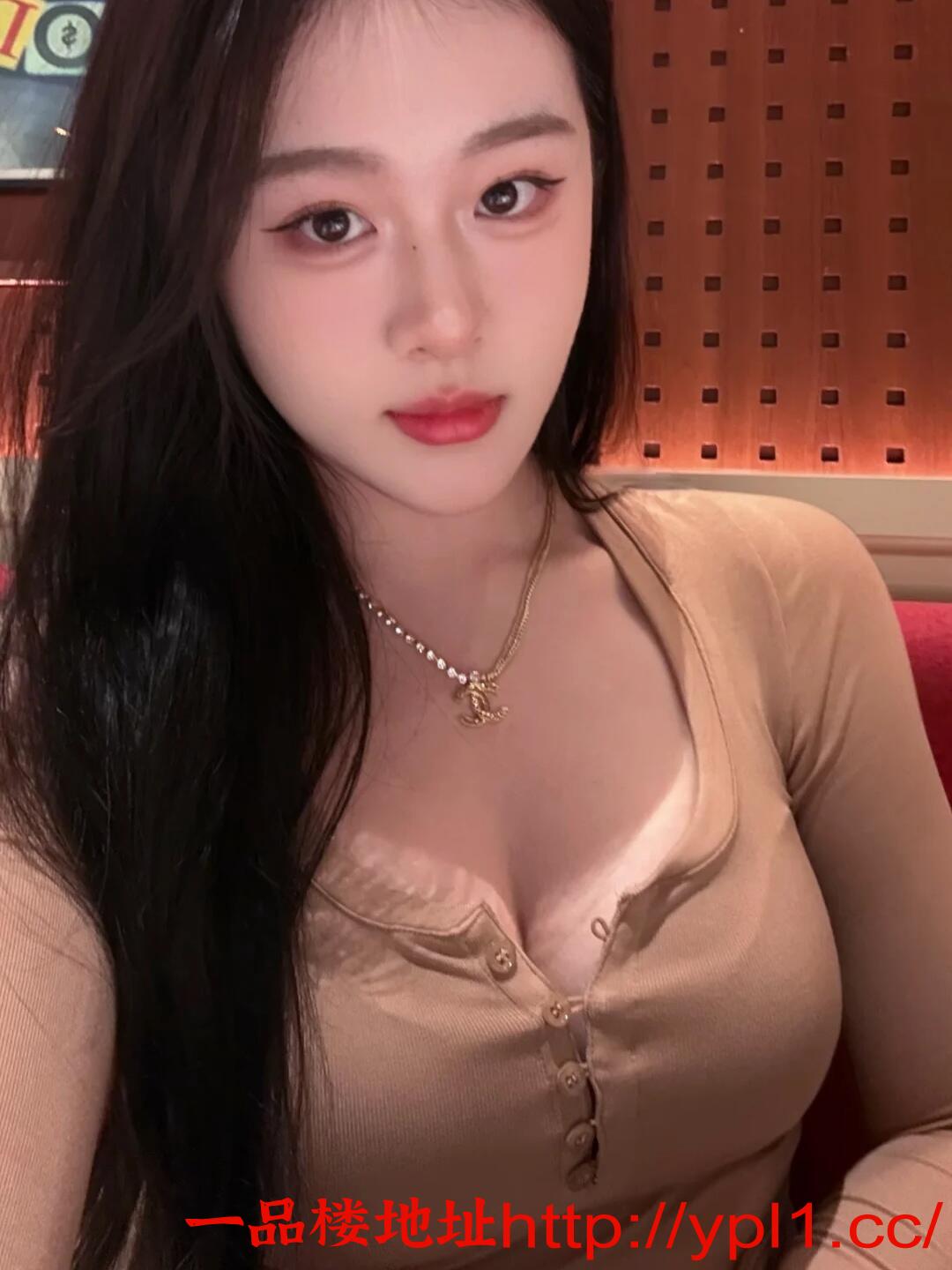 性感风骚大奶少妇特别主动配合让你爽到爆可外出