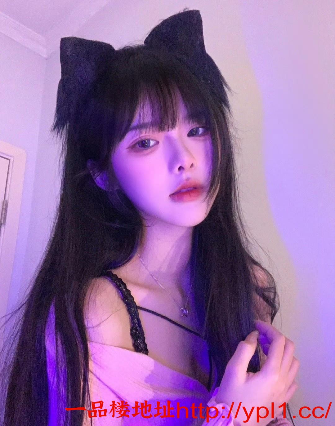 性感嫩妹果然惊艳诱人