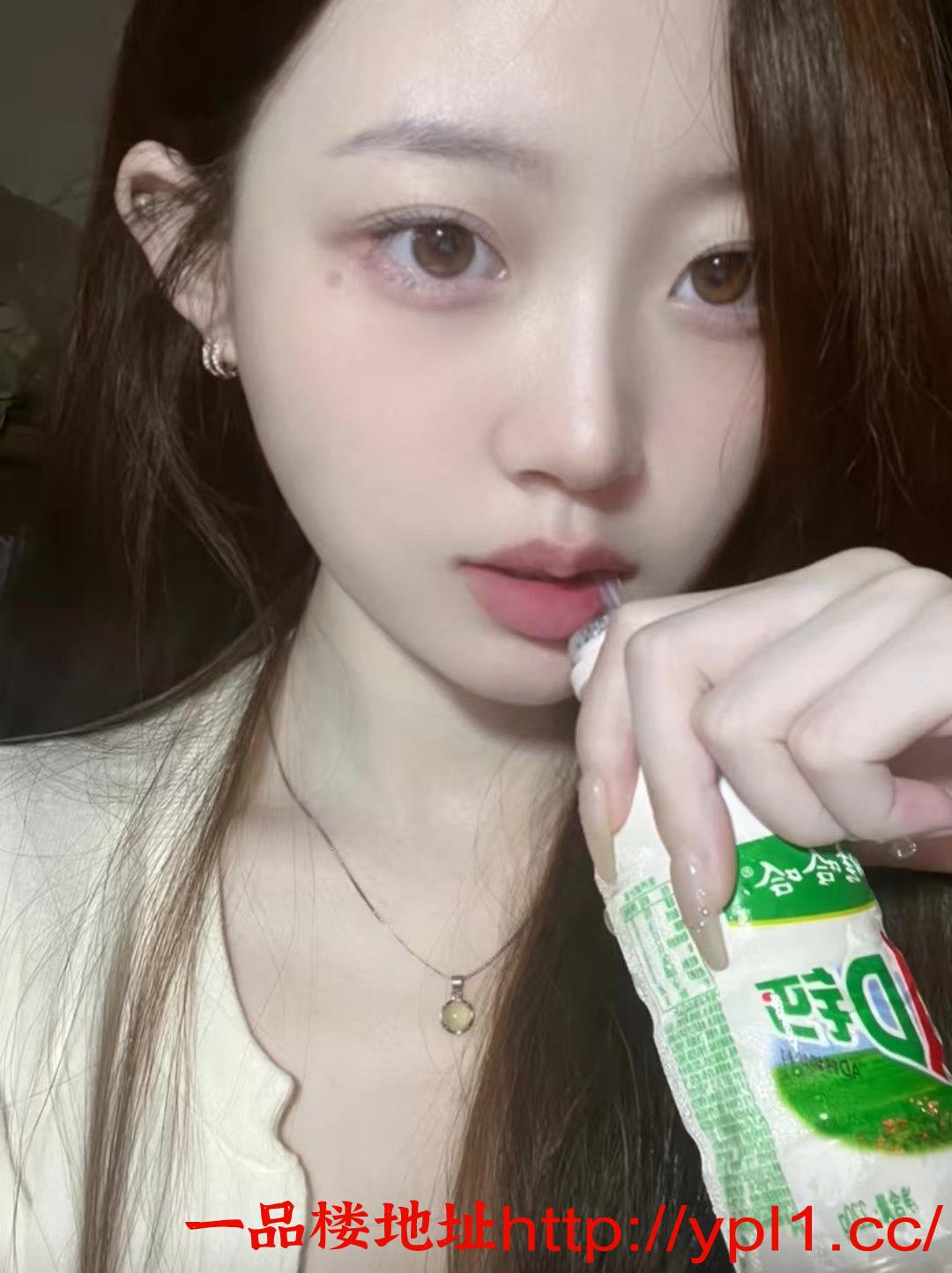 清纯嫩妹鲍鱼粉嫩水多很非常配合