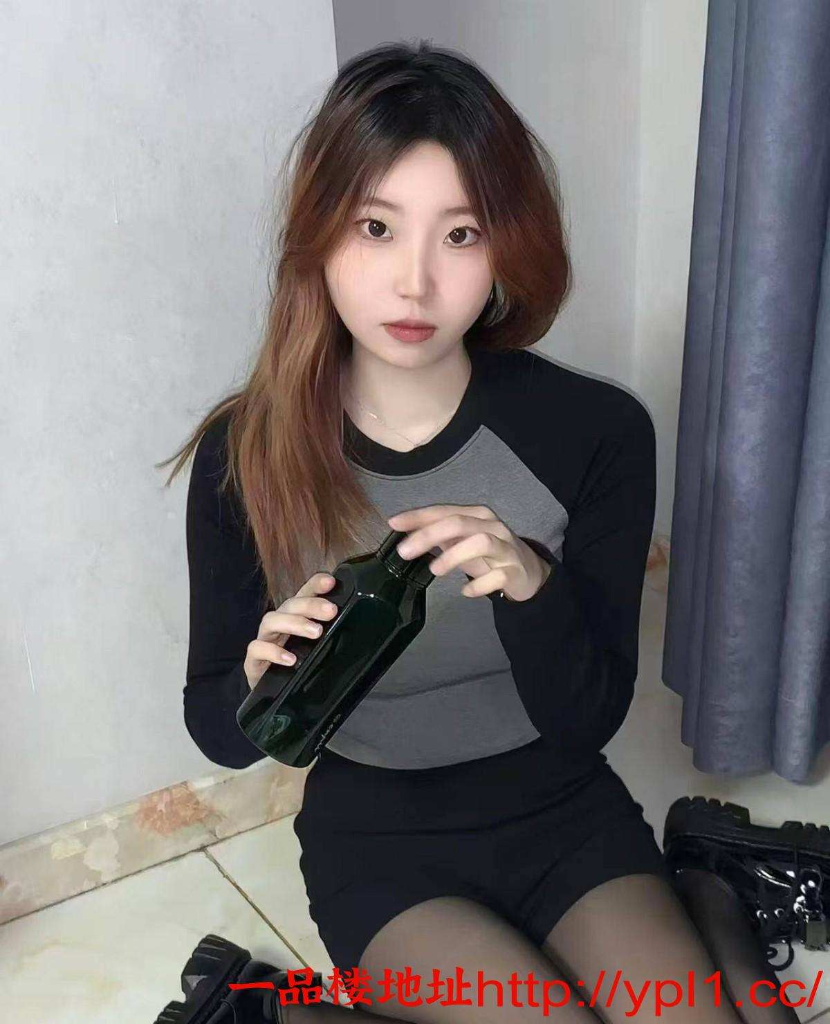 体验极品黑丝水多美少女