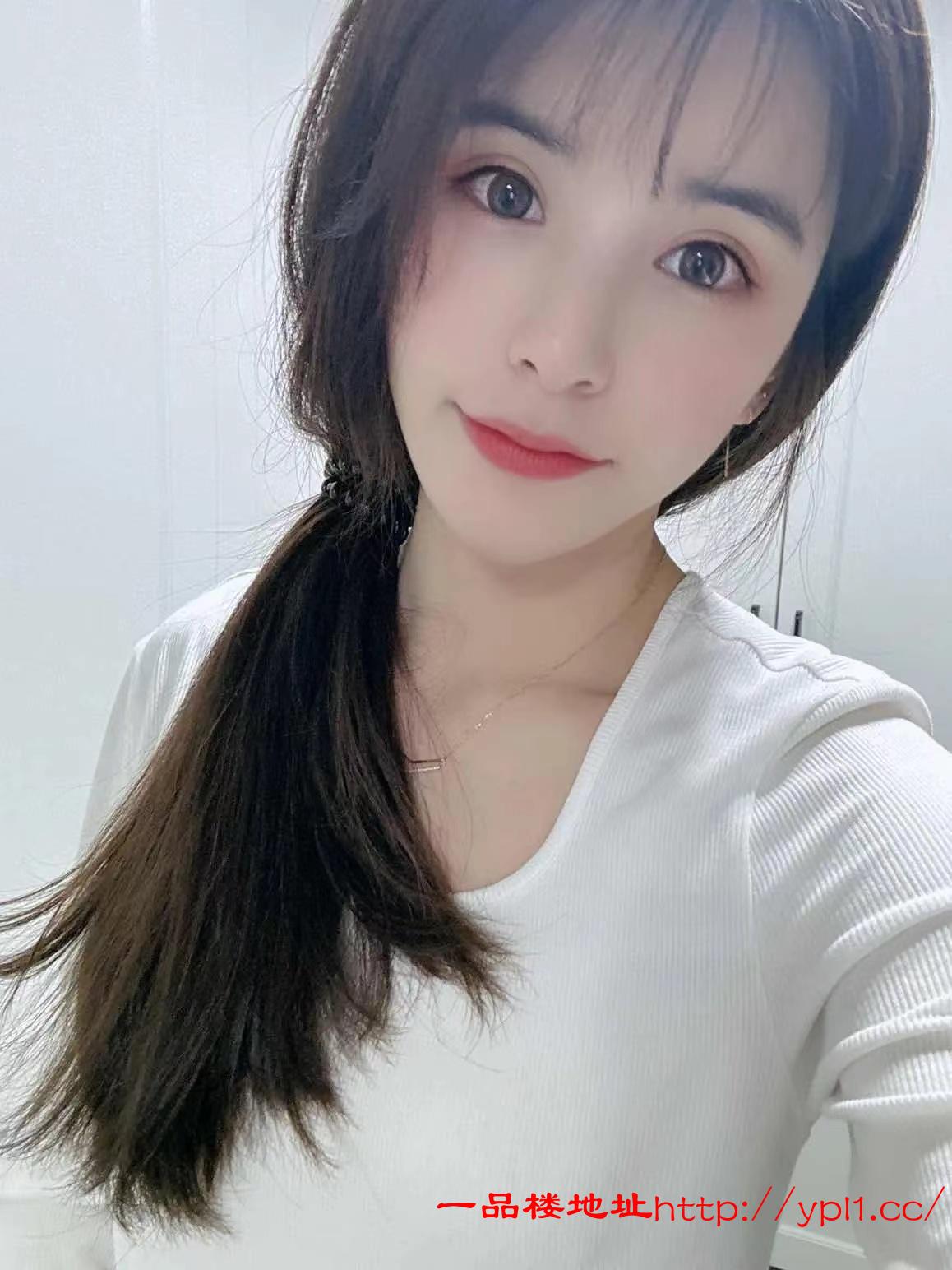 文静美人淫水湿床单，清纯可爱情人系