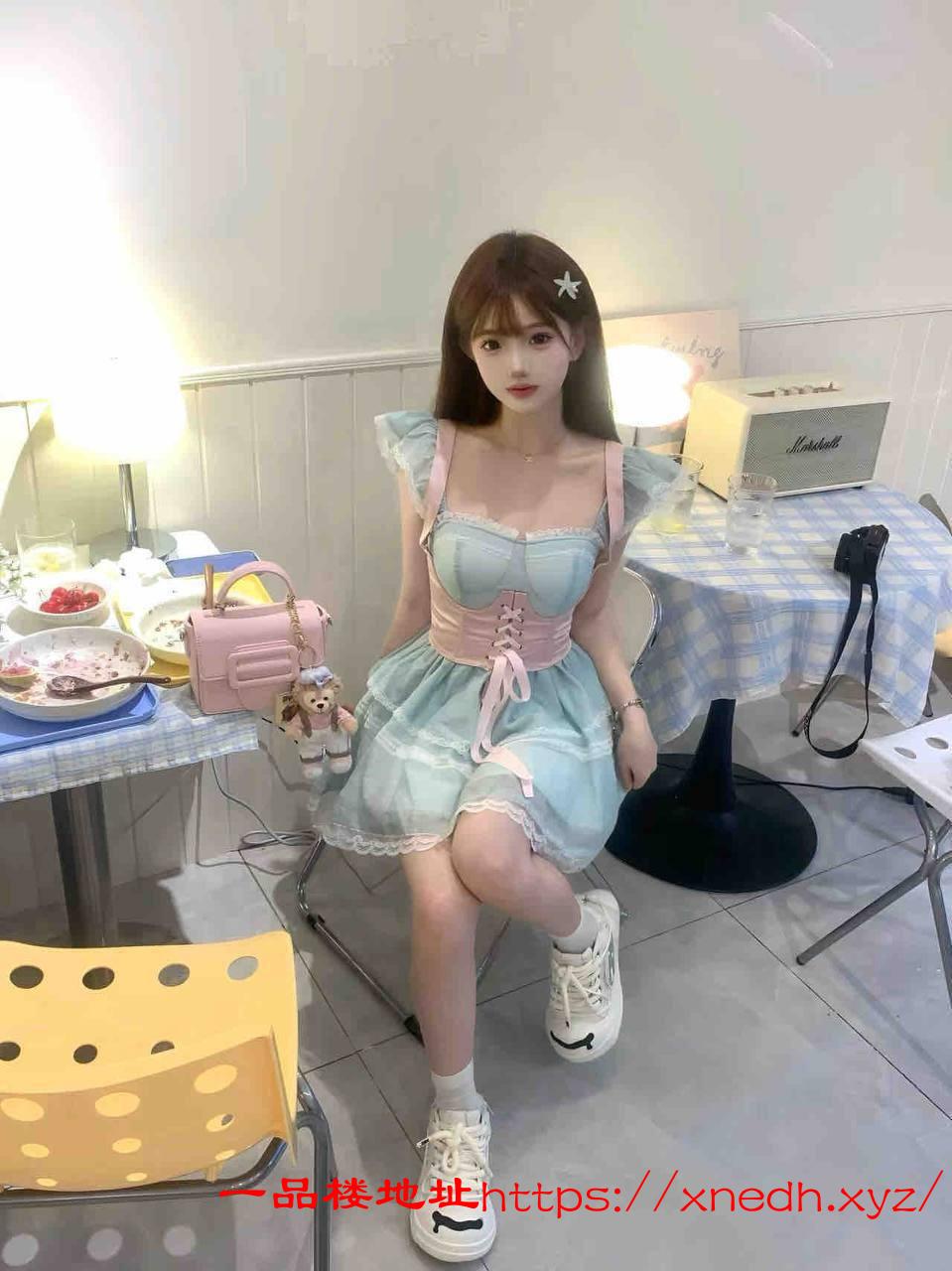 玲家女孩初次下海