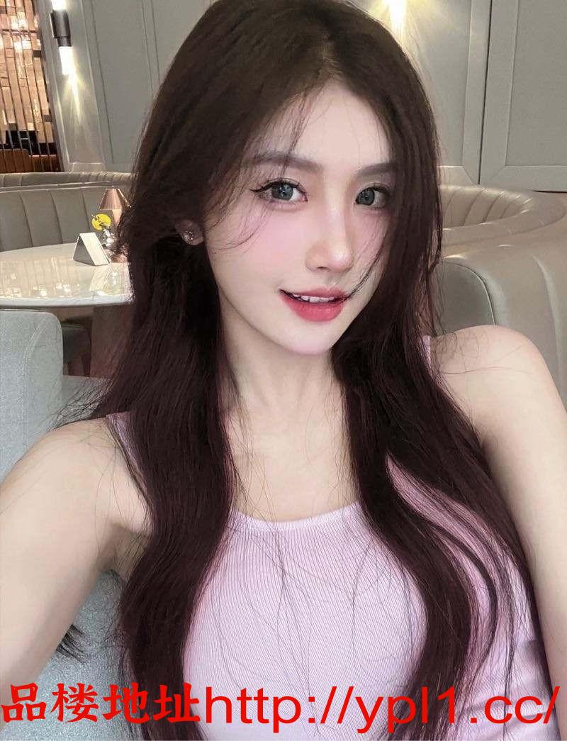 高颜身材苗条口爆顶级一流的嫩妹温柔体贴很开放！