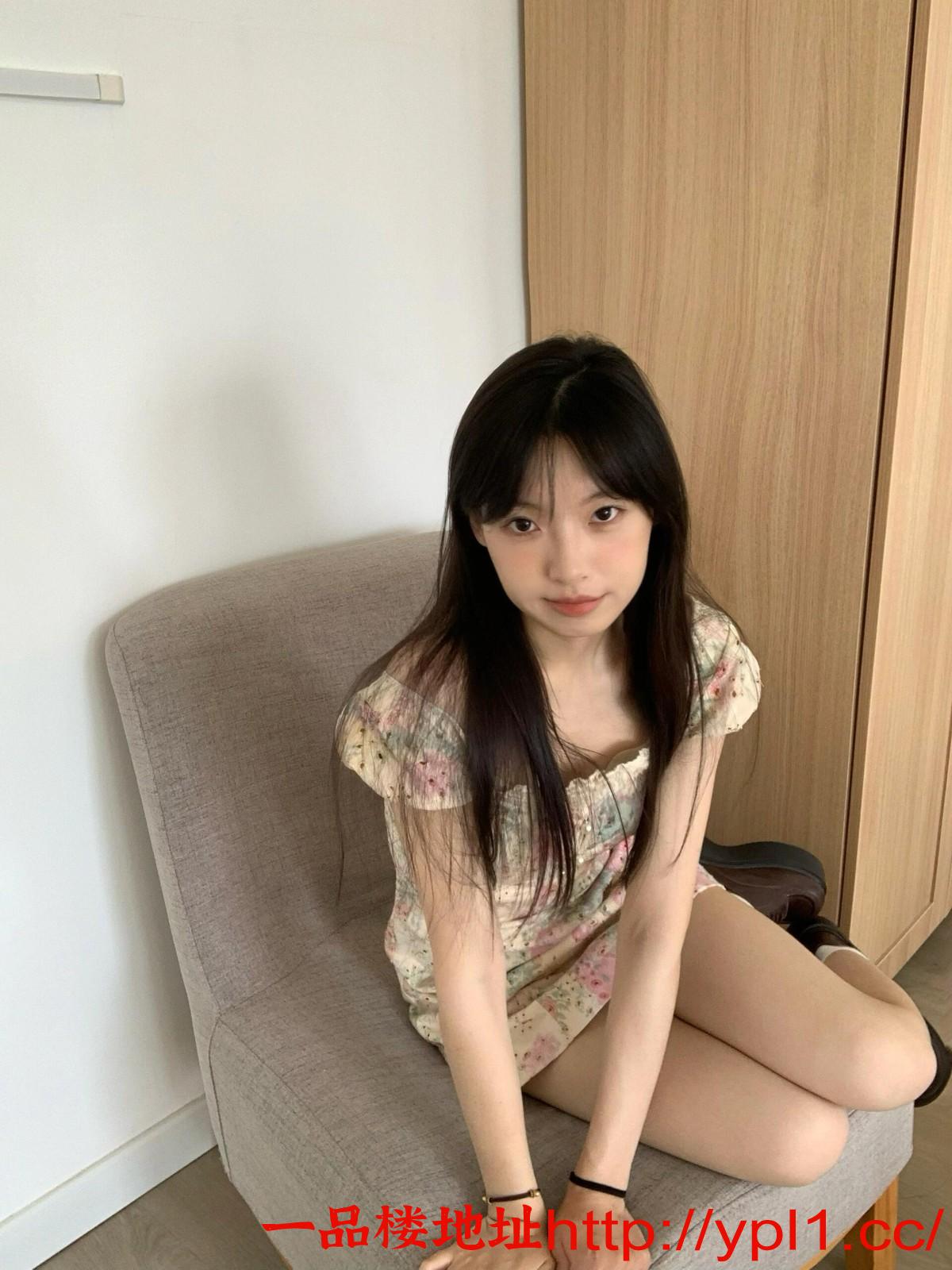 03年清纯粉嫩学妹下海兼职