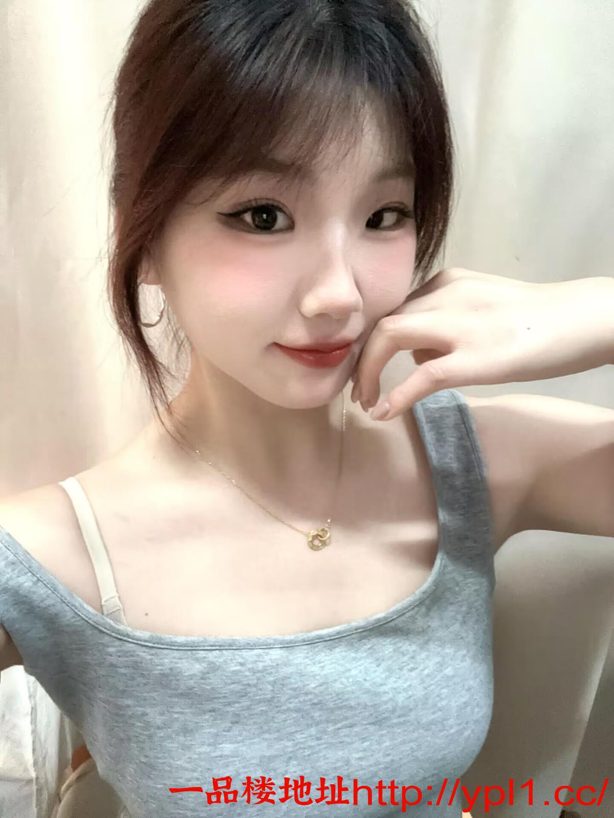 大学实习生真实极品身材水滴胸 粉红色阴唇（可外出）