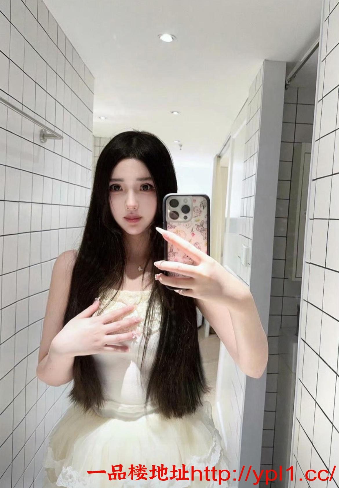 极品骚穴服务的时候下体就成河了