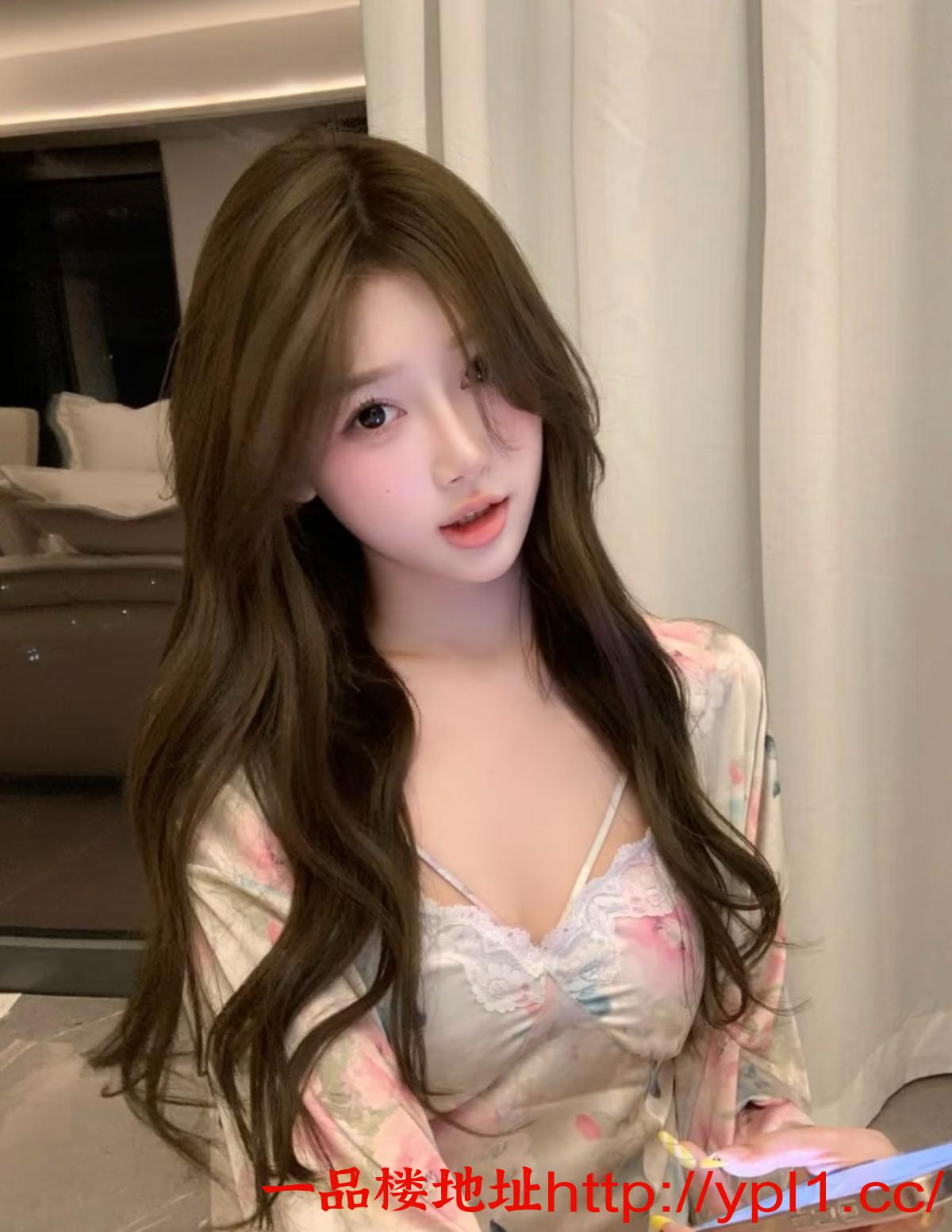 极品白虎少女极致双乳挑逗