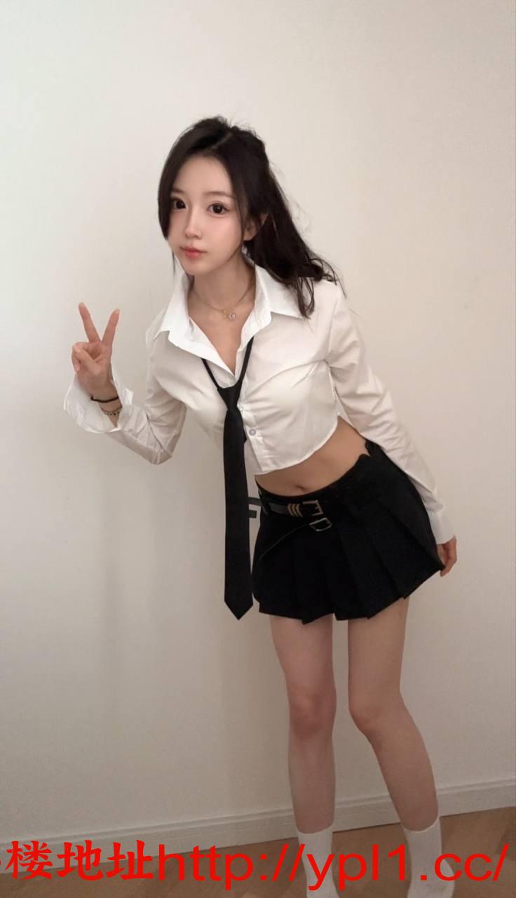 妹子口爆了翘臀啪啪响