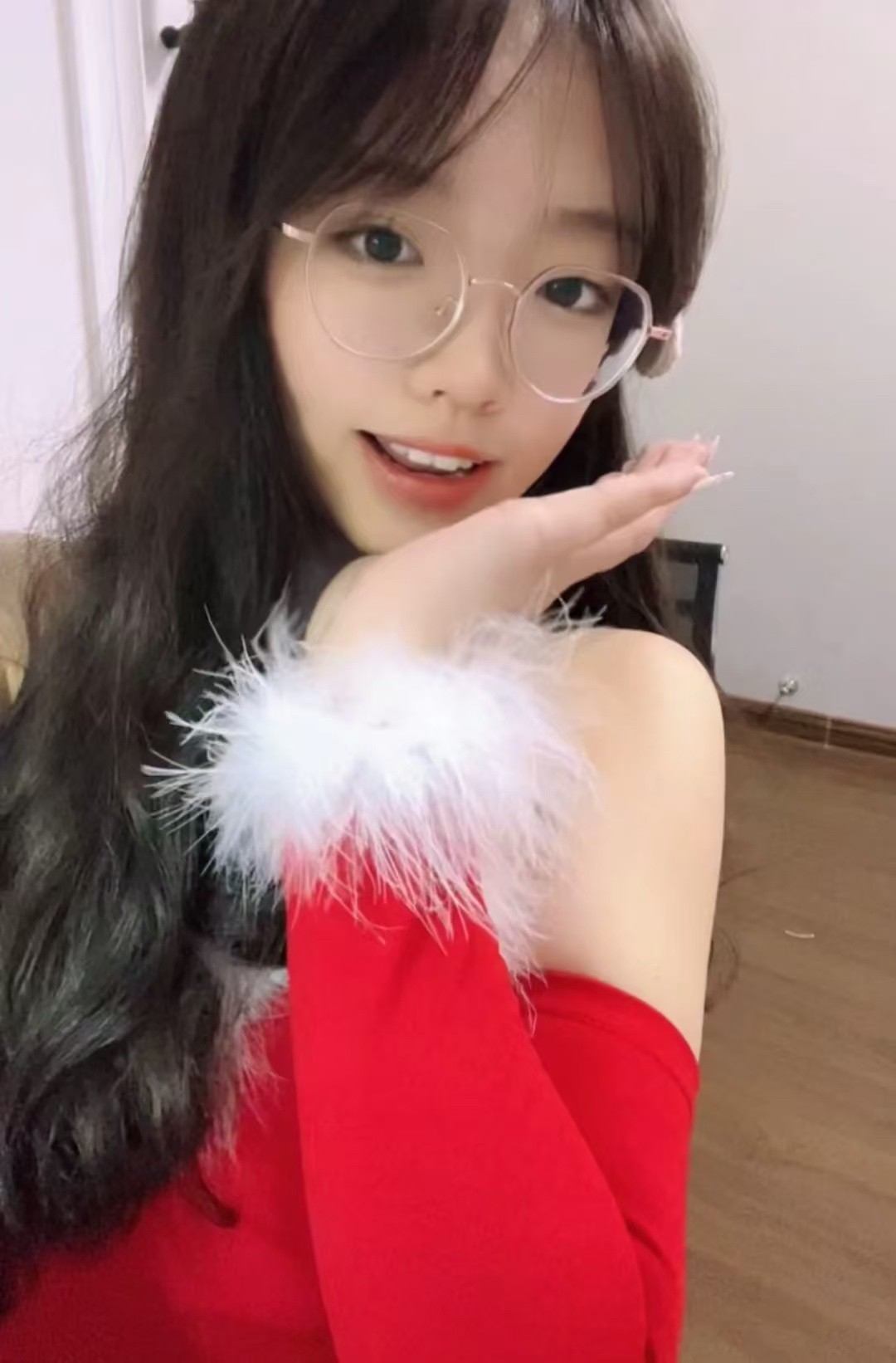 天河身材性感迷人