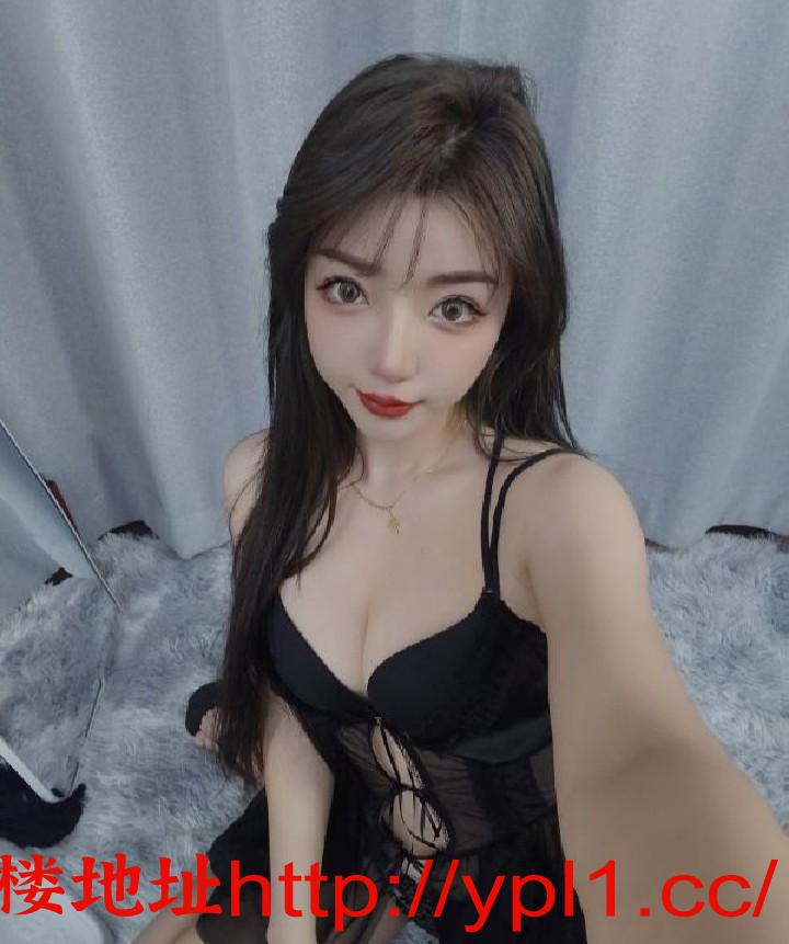 嫩妹兼职很有料制服多