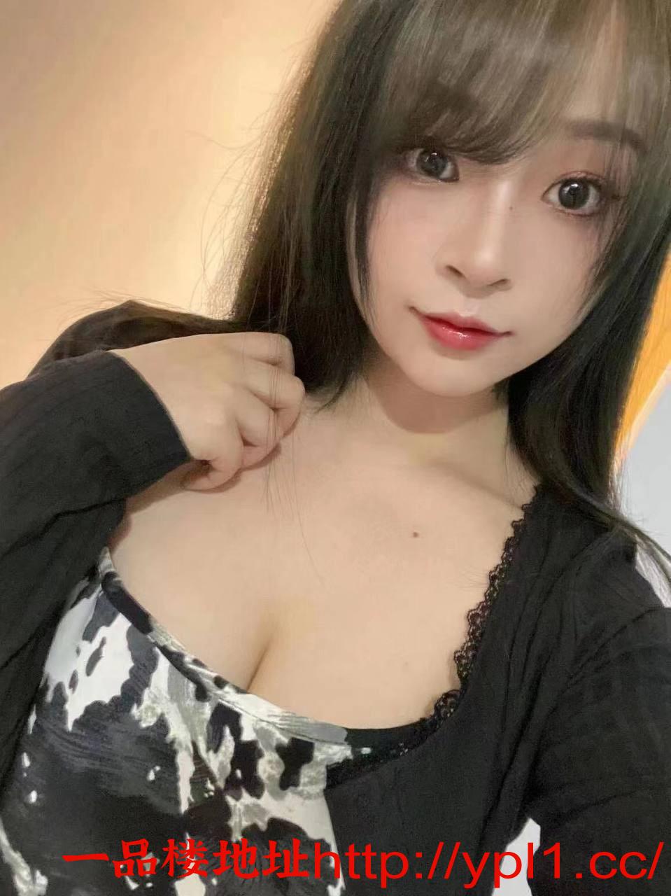 前凸后翘奶子大小穴紧致水多包裹感很足