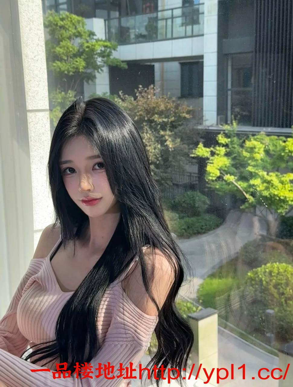 大奶粉乳性感学生妹