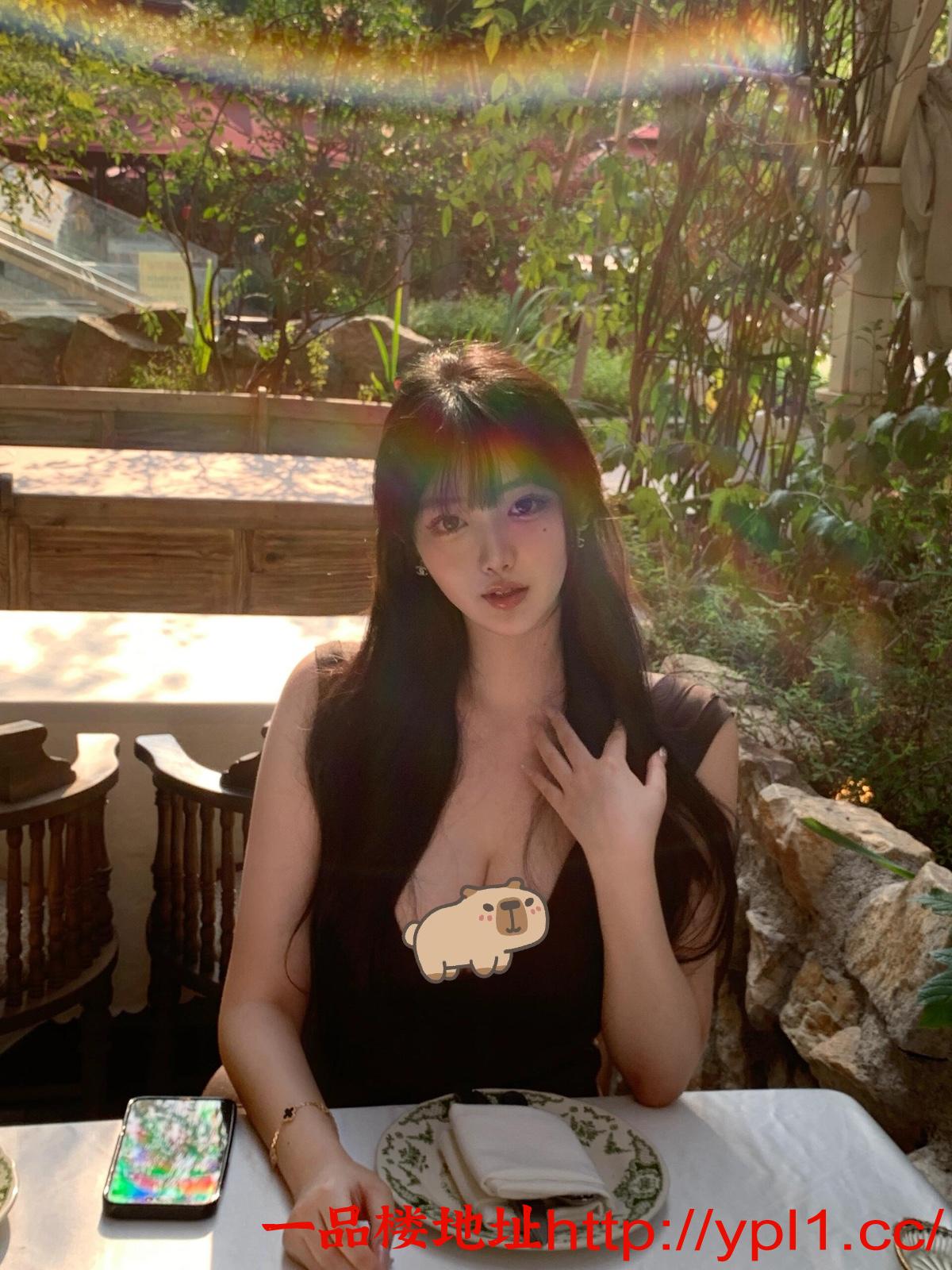 性感小妹三点粉小穴嘴巴很紧