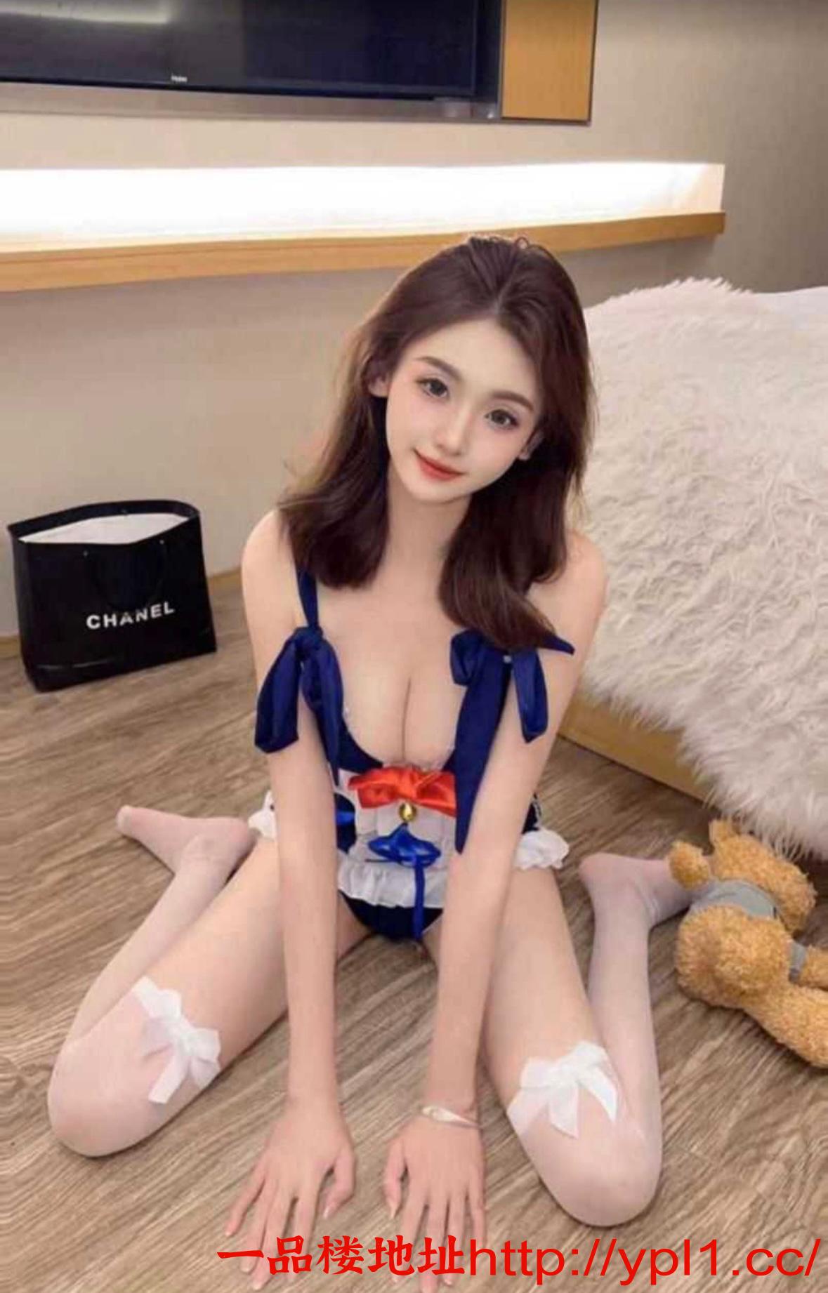 极品粉嫩馒头小嫩逼女神，有公寓易高潮