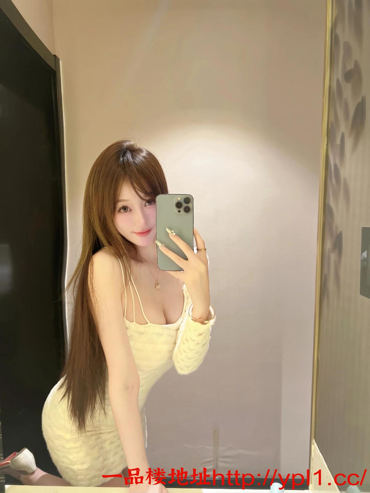 性感情趣胸大金小妹