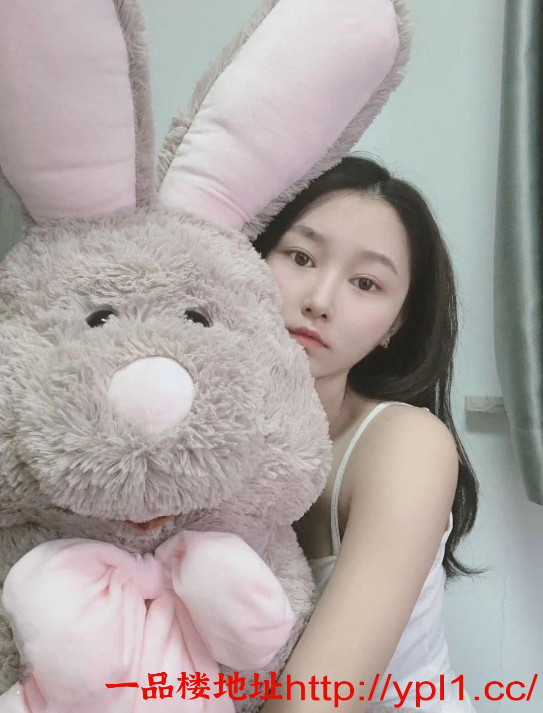 大一学院妹子清纯刚下海