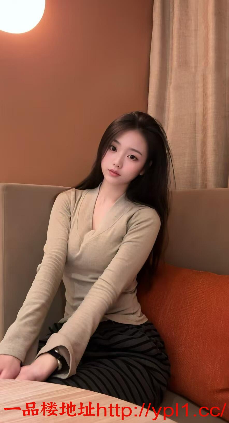 胸大腿长，屁股翘，柔情多汁