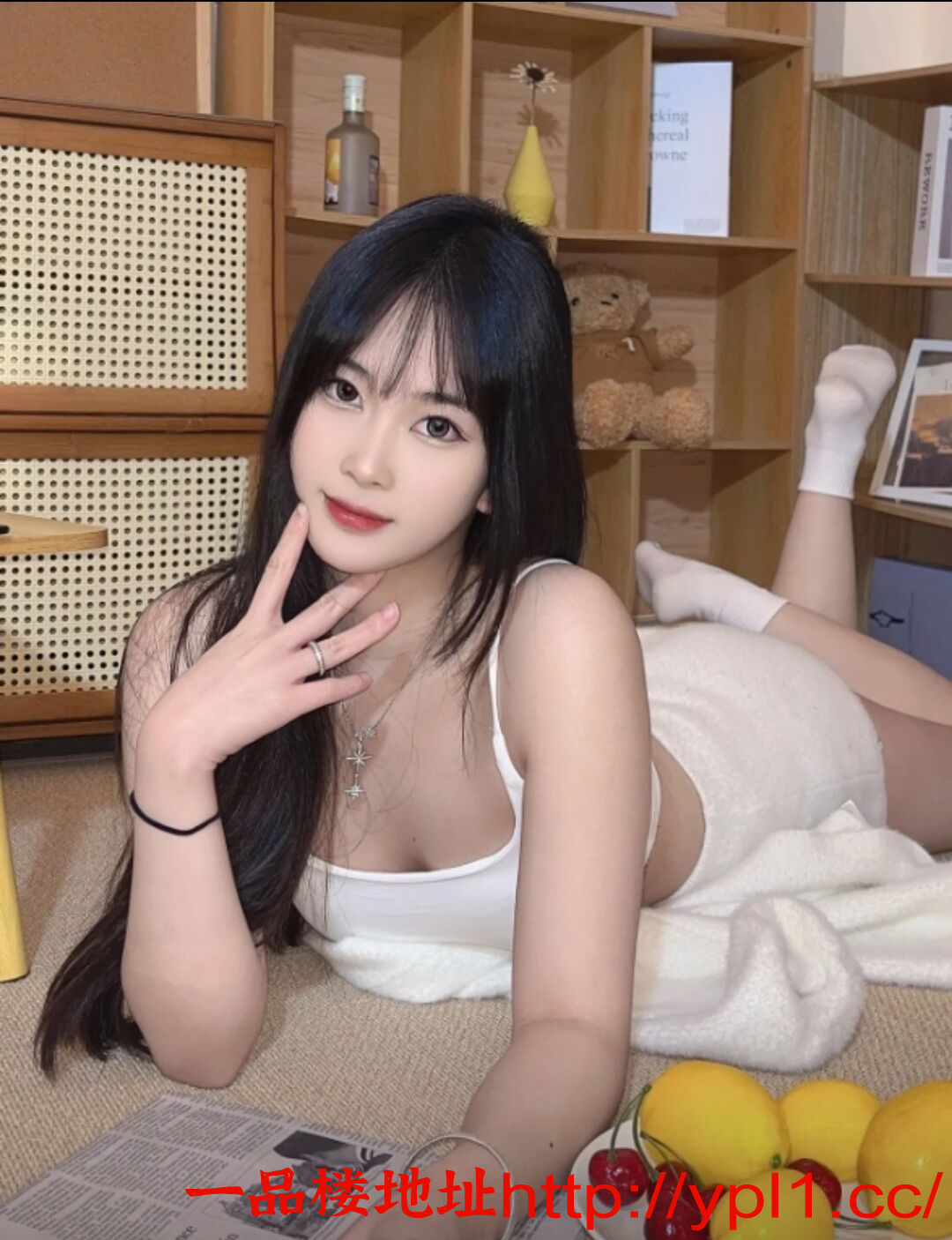 活好制服黑丝小骚货也外出