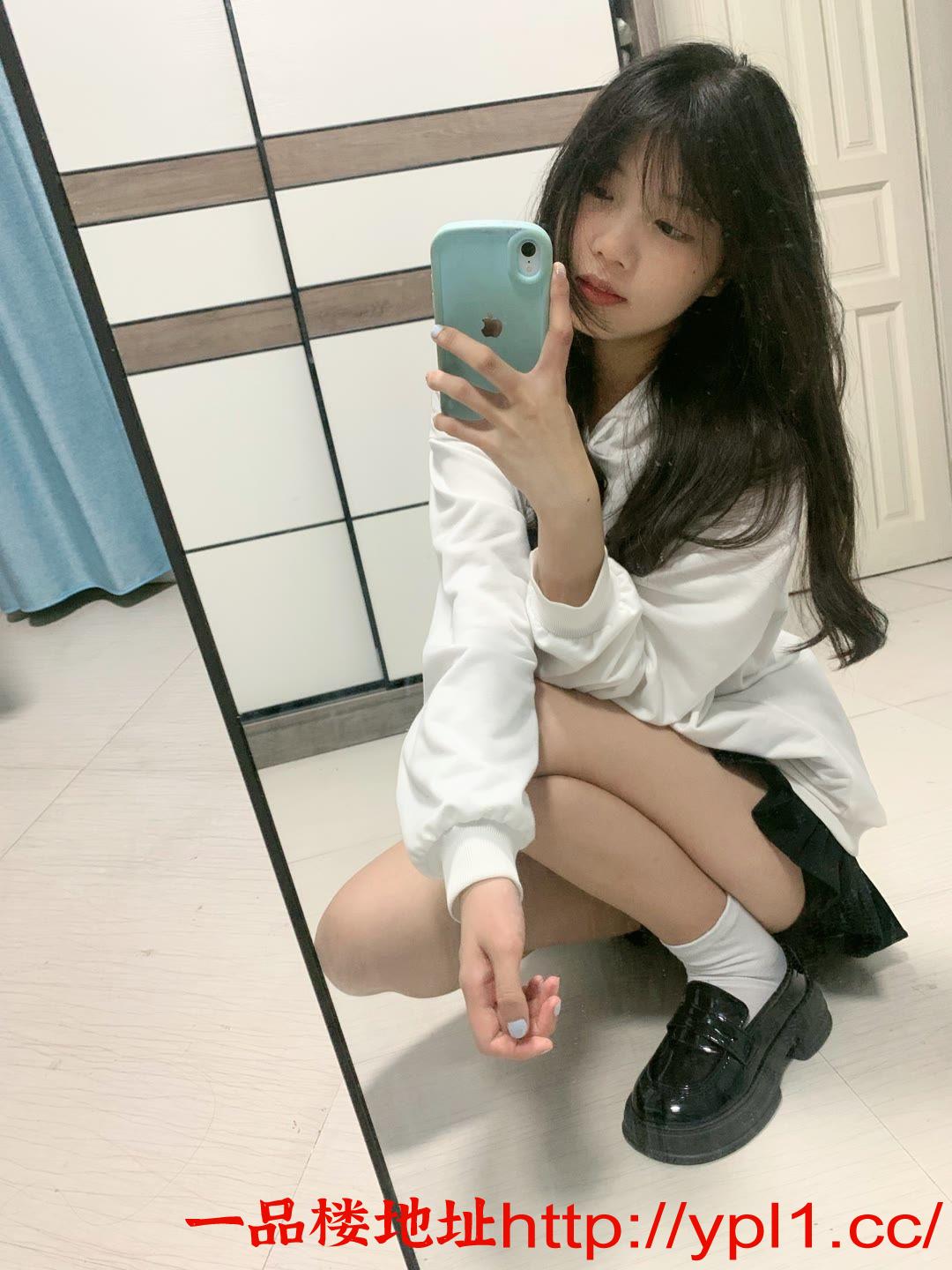 极品粉穴刚兼职的小嫩妹