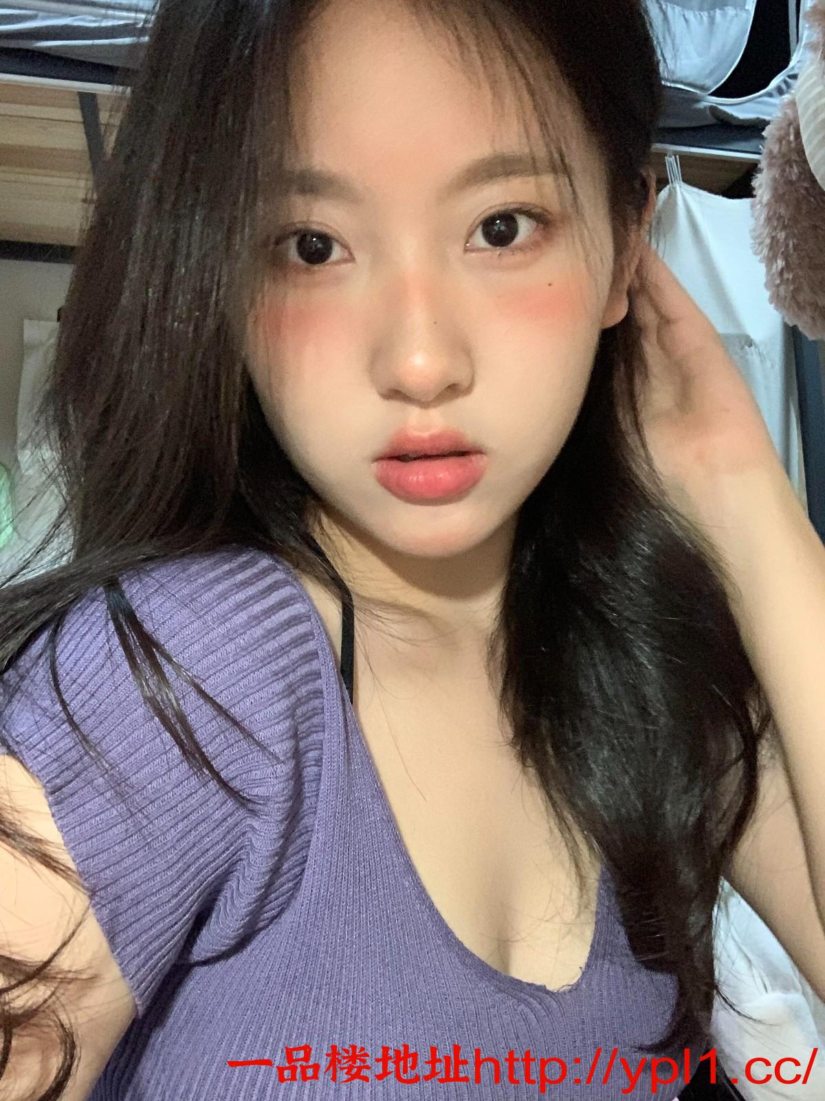 奶白嫩妞兼职学生妹