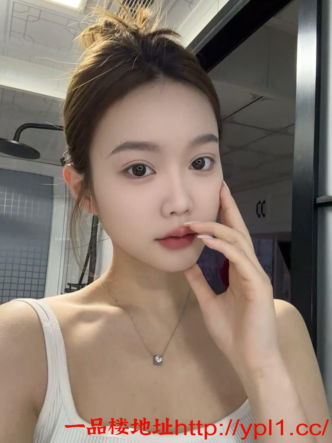 清纯白虎小妹私下兼职(已验真人)