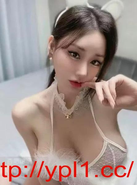 淫荡逼水多的大胸妹很会夹和吸