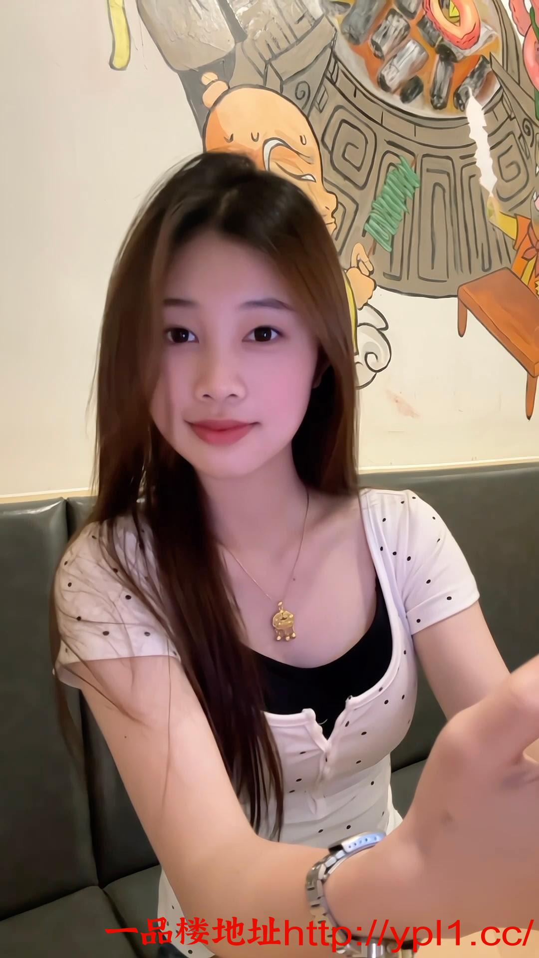 性感丰满辣妹小姐姐