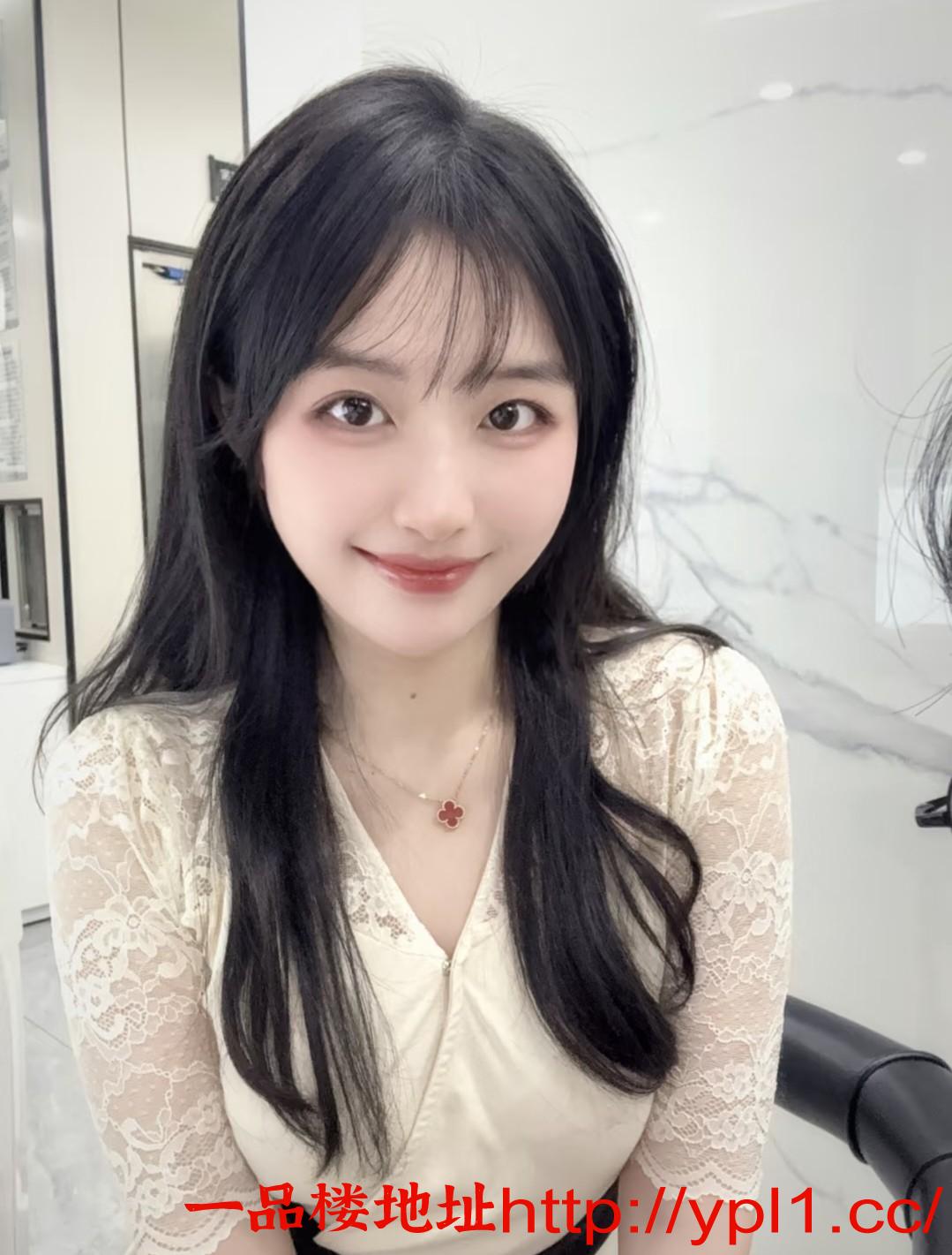 兼职妹妹很嫩 就是有点害羞 不过小穴很肥美