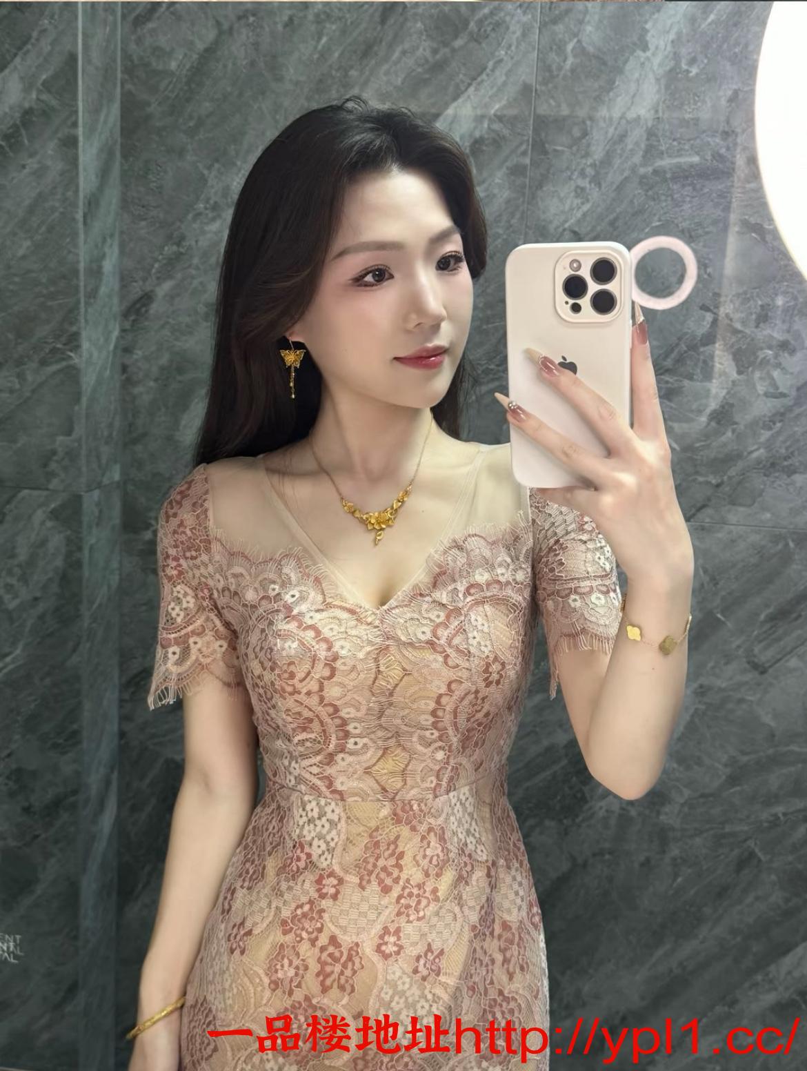 火辣妹小姐姐玩的很开