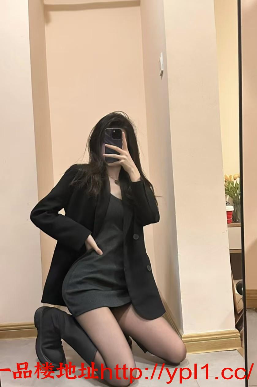 可爱多水小女友