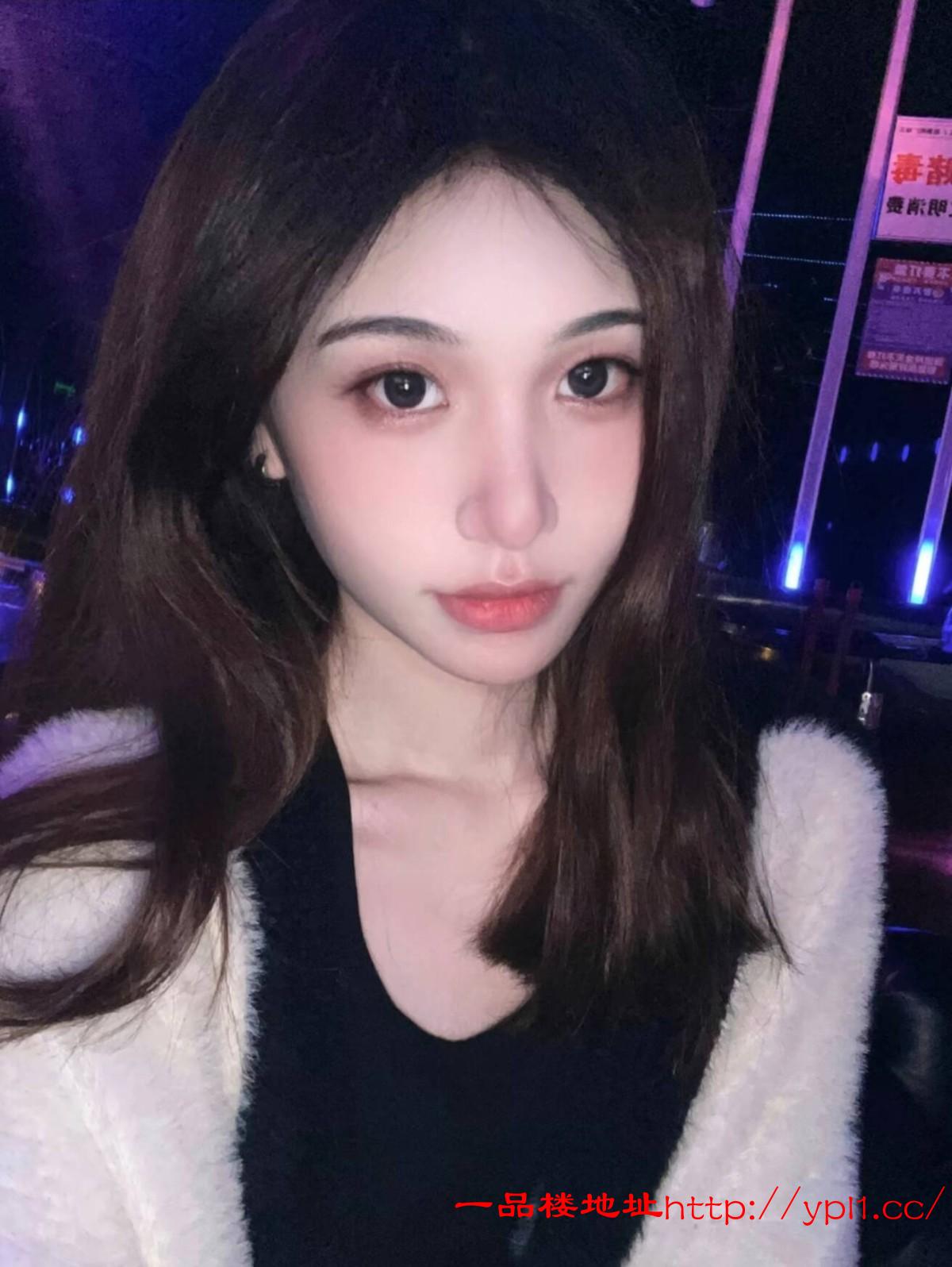 00后嫩妹自聊自做身材特棒