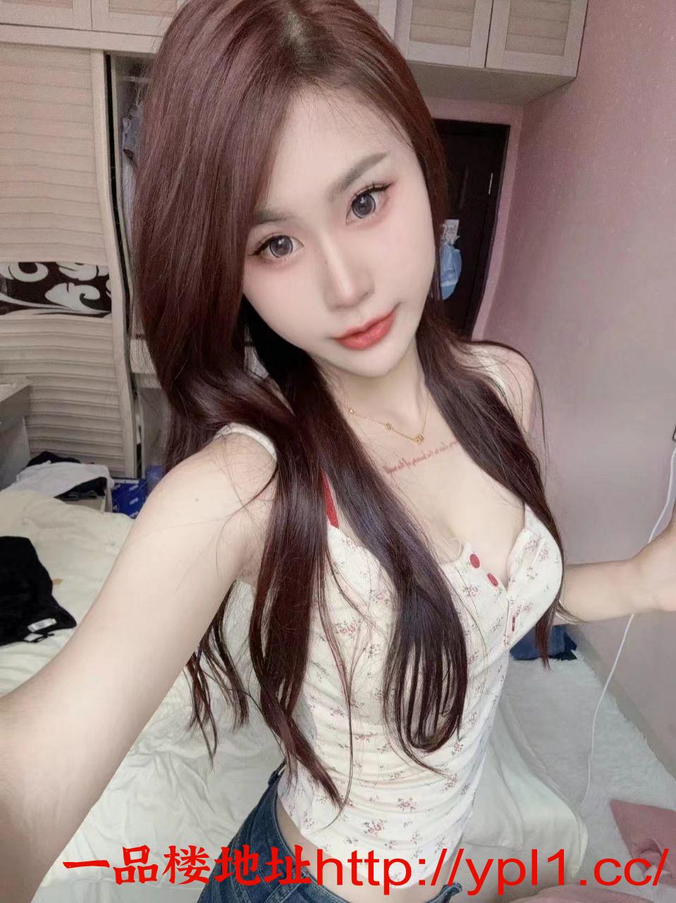 肤白貌美骚货安娜服务好