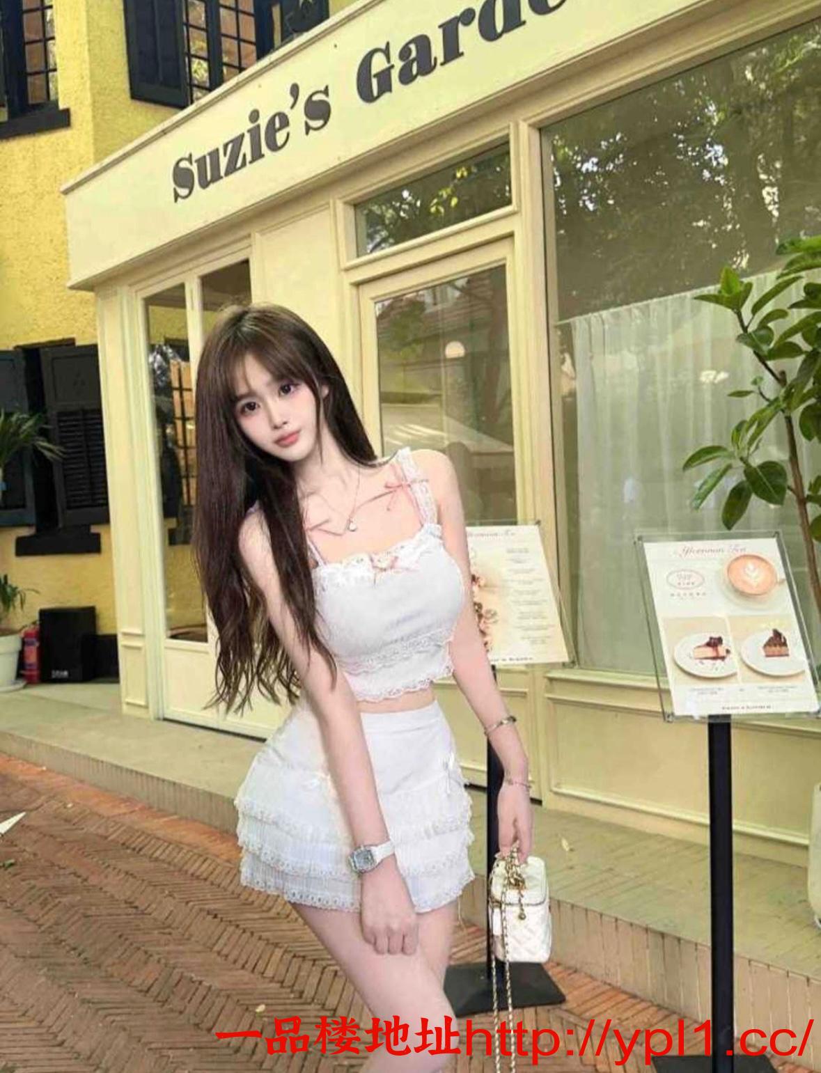 反差婊学妹性感翘臀爆乳如母狗