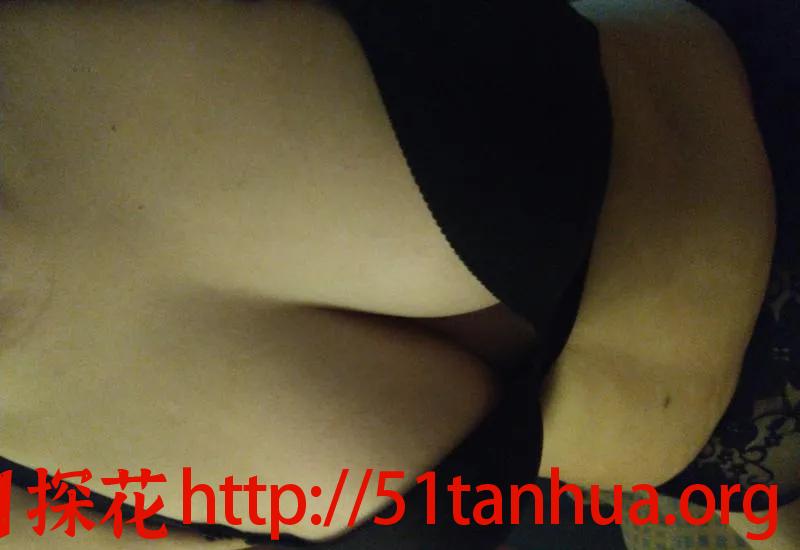 大屁股大奶子泄火女