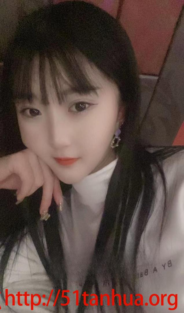 保定牛仔裤翘臀妹